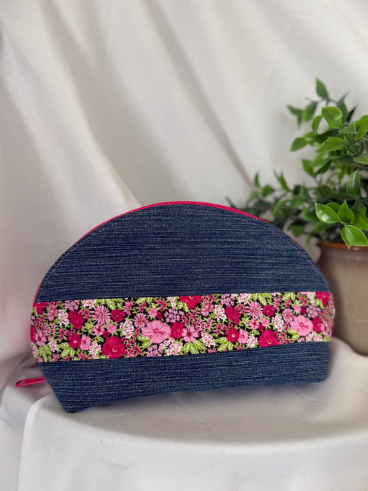 Clam Shell Pouch